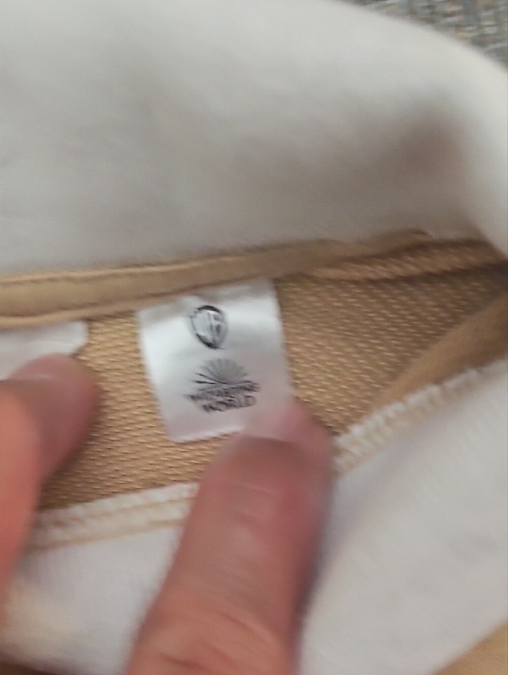 H&M Beige and White Crewneck Sweatshirt - Picture 4 of 4